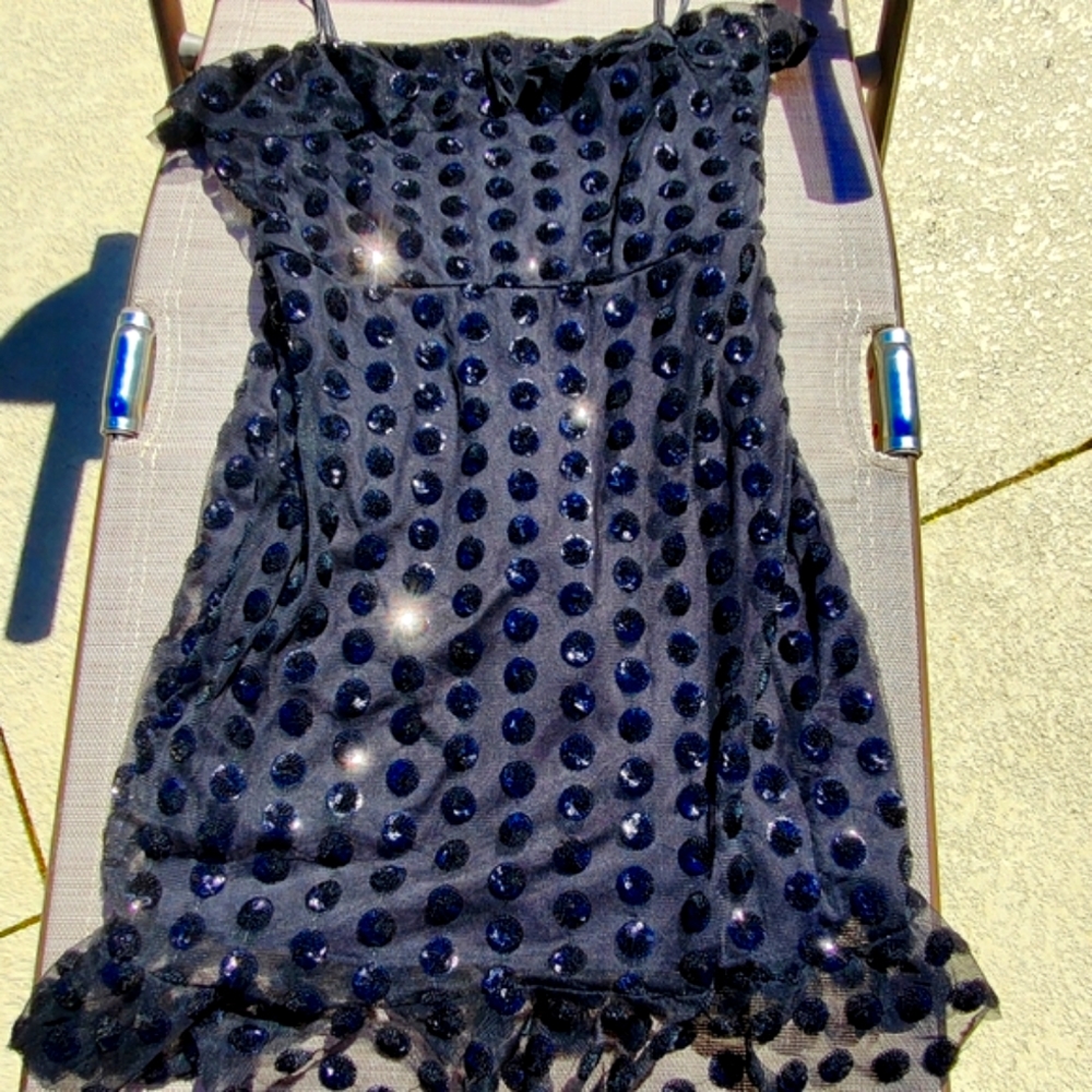 Black mesh and sequin ruffled dress - Picture 6 of 16